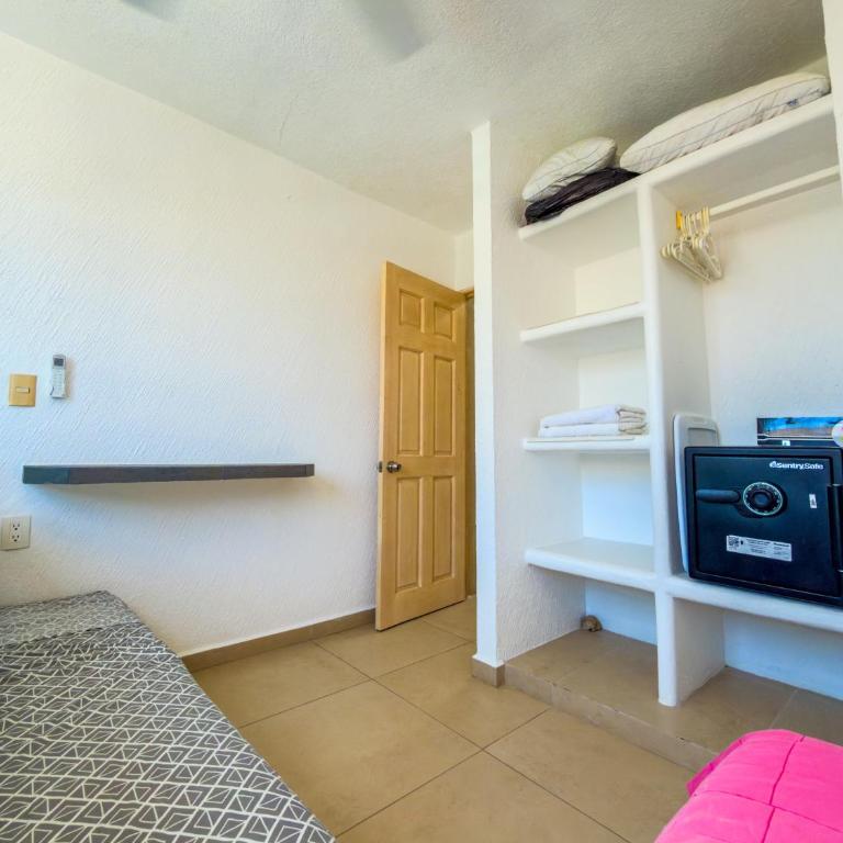 Family House with Private Jacuzzi & Pool, 3 Bedrooms - Casa de 3 dormitorios - 31