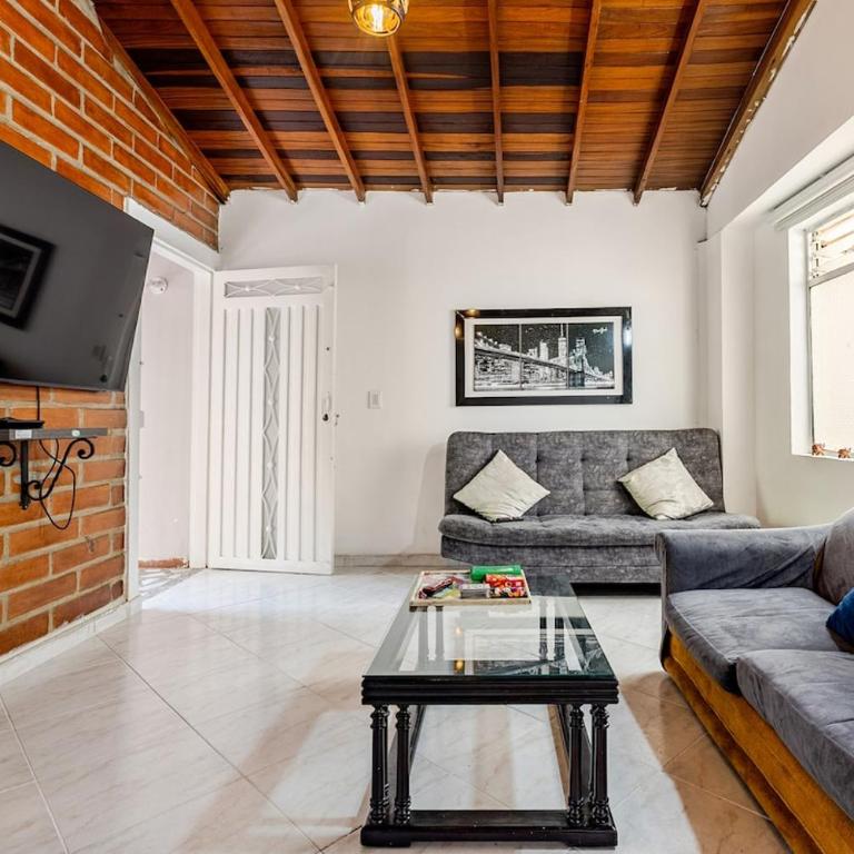 Casa comoda en Laureles cerca del Estadio y la 70 "Máx 8 huéspedes - Apartamento Estándar de 4 dormitorios - 1