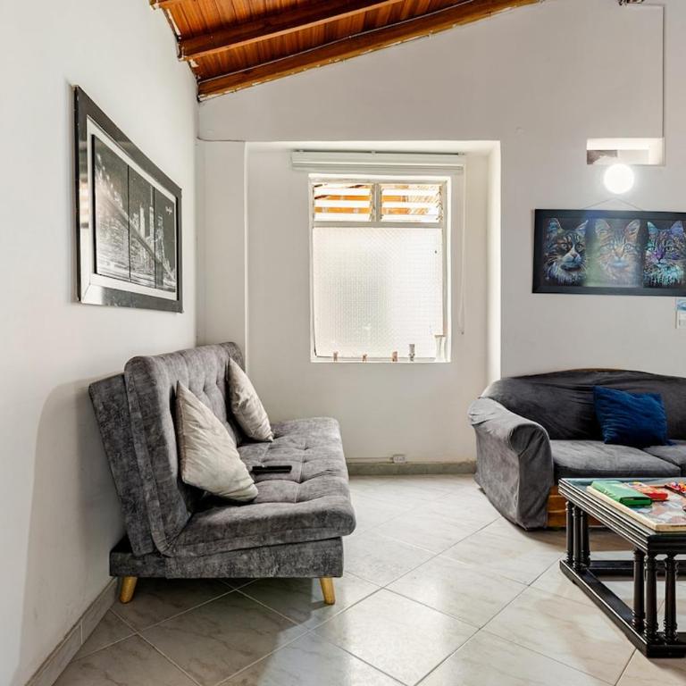 Casa comoda en Laureles cerca del Estadio y la 70 "Máx 8 huéspedes - Apartamento Estándar de 4 dormitorios - 2