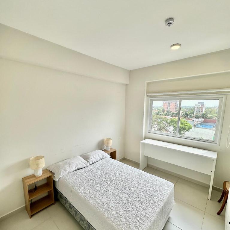 Departamento amplio y moderno - Balcón y parrilla - Two-Bedroom Apartment - 44
