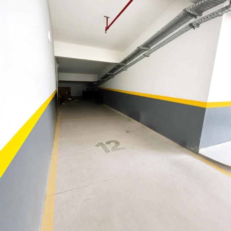 Departamento amplio y moderno - Balcón y parrilla - Two-Bedroom Apartment - 45