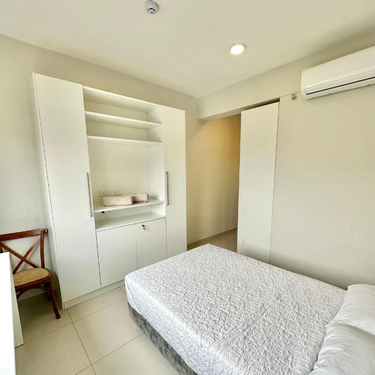 Departamento amplio y moderno - Balcón y parrilla - Two-Bedroom Apartment - 50