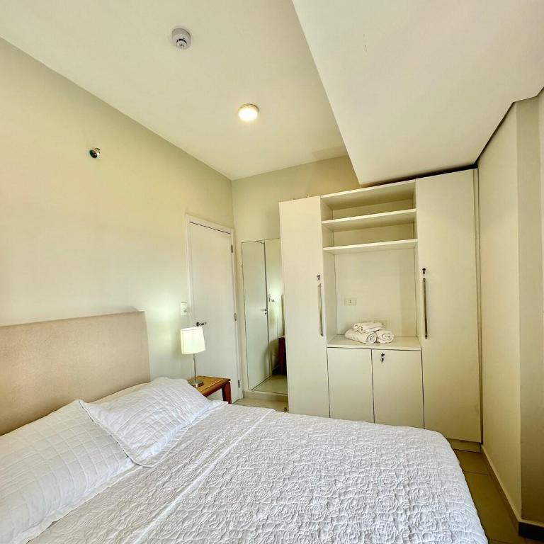 Departamento amplio y moderno - Balcón y parrilla - Two-Bedroom Apartment - 56
