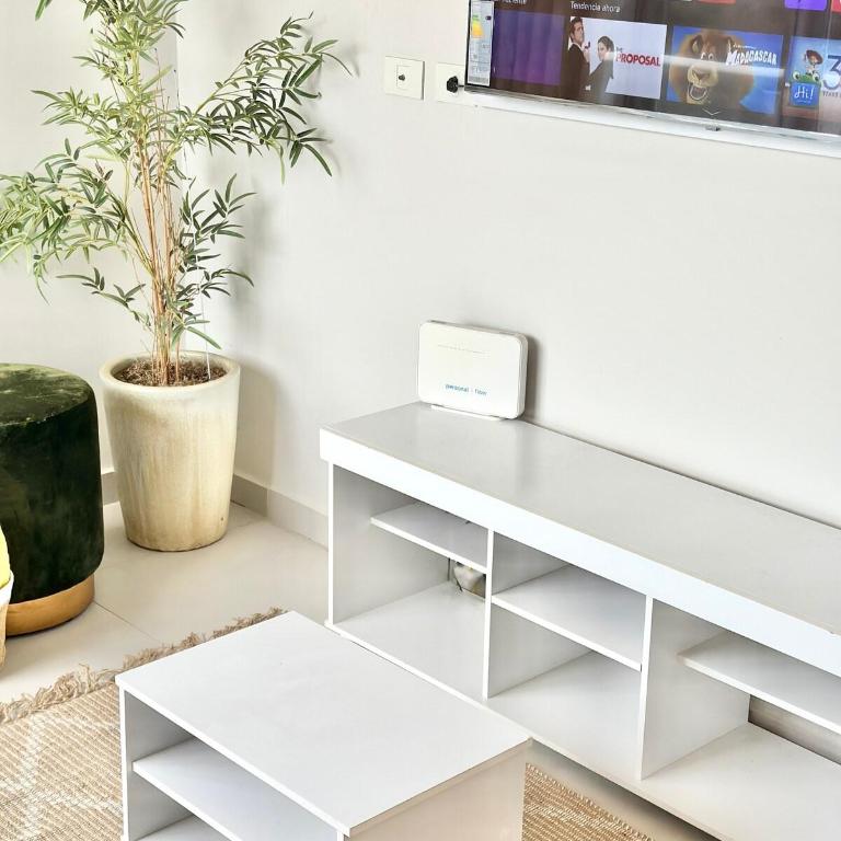 Departamento amplio y moderno - Balcón y parrilla - Two-Bedroom Apartment - 58
