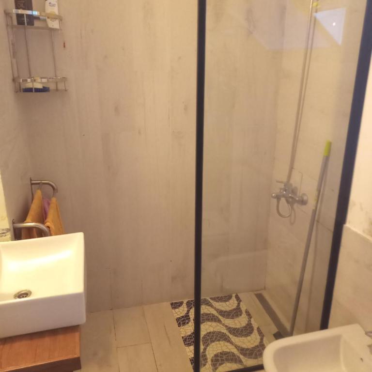 2 Bedroom FLAT in Olivos 3 blocks from Libertador and the train TORETIRO - Apartamento de 2 dormitorios - 9