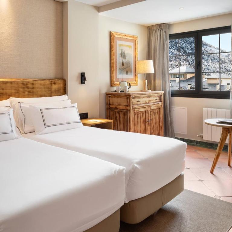 Meliá Sol y Nieve - Habitación Familiar con vistas a la montaña - 5