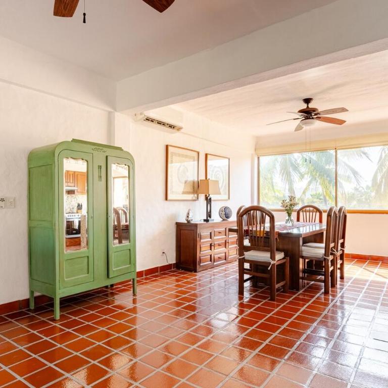 Steps to Marina Boardwalk 2 King Condo with Pool - Apartamento de 2 dormitorios - 21