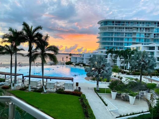 De las mejores vistas del Condominio - Apartamento de 2 dormitorios - 64