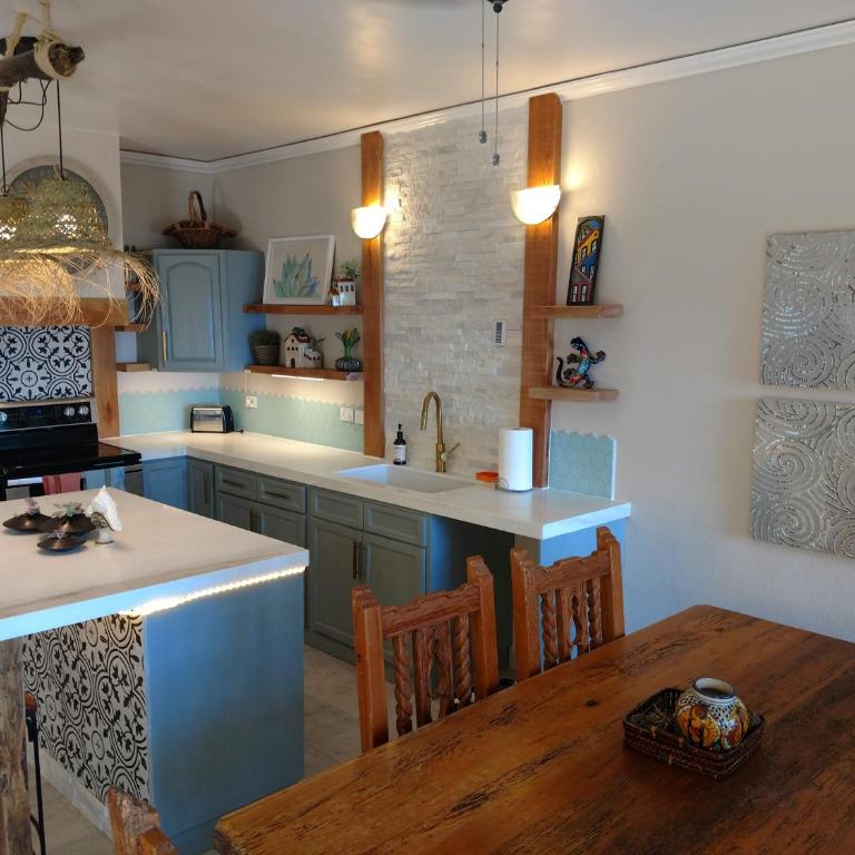 Costa Azul Oceanfront Condo wViews, Surf, Swimmable Beach - Apartamento - 8