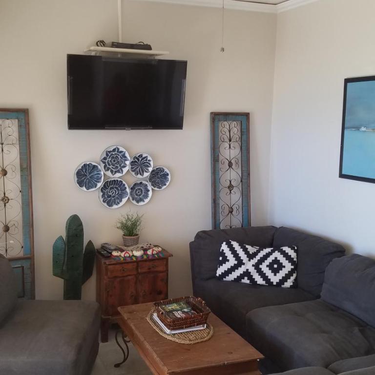 Costa Azul Oceanfront Condo wViews, Surf, Swimmable Beach - Apartamento - 12