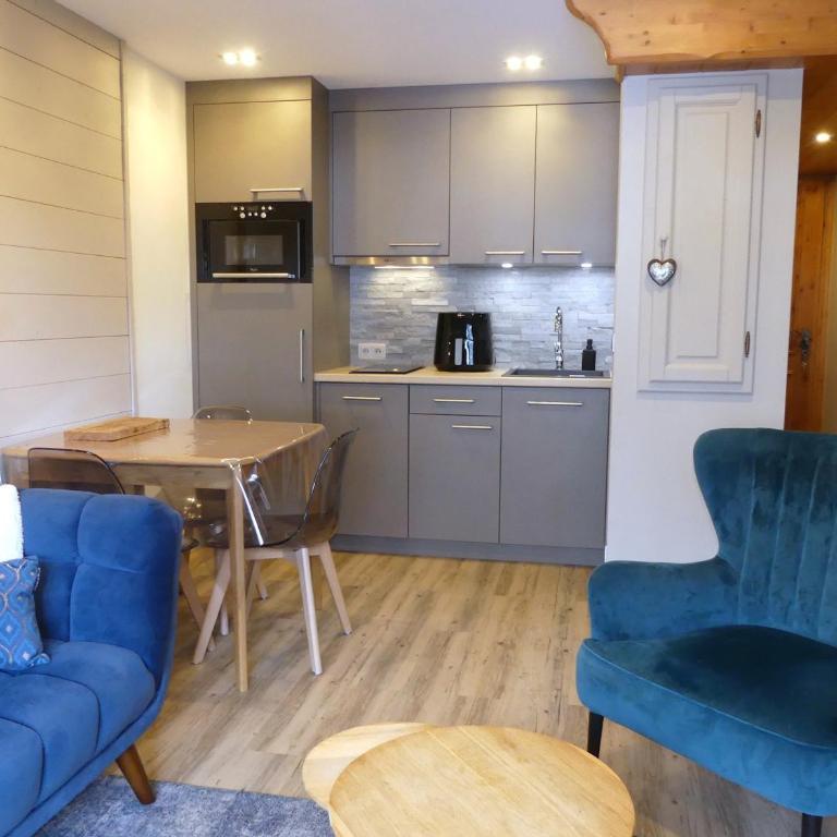 Charmant appartement - 4 pers. - FR-1-906-36 - Apartment - 2