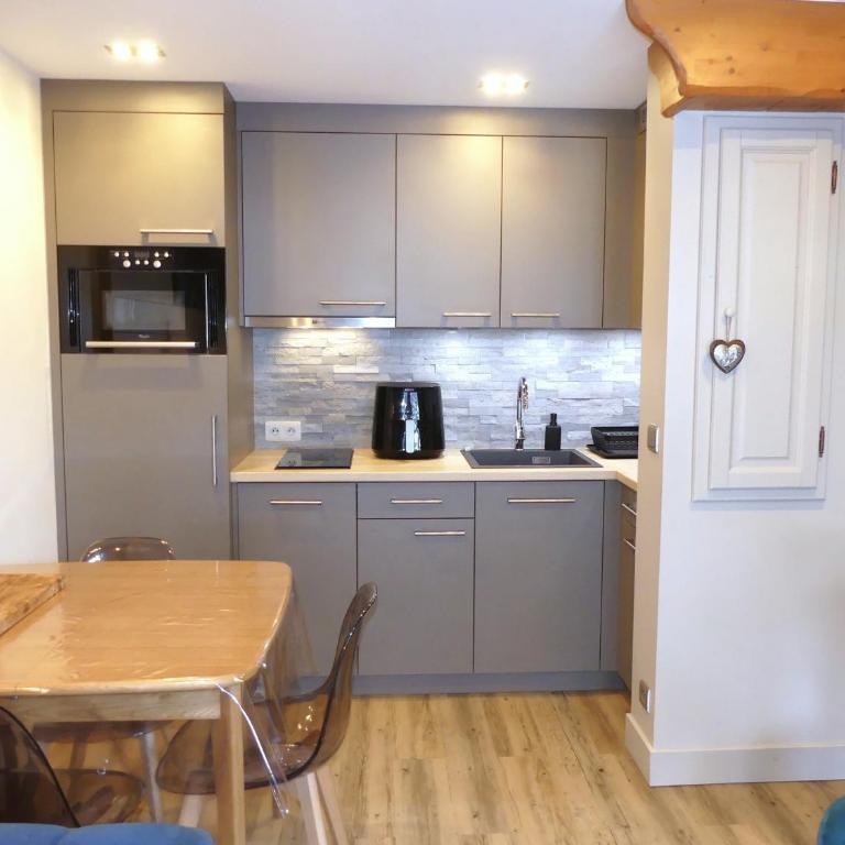 Charmant appartement - 4 pers. - FR-1-906-36 - Apartment - 3