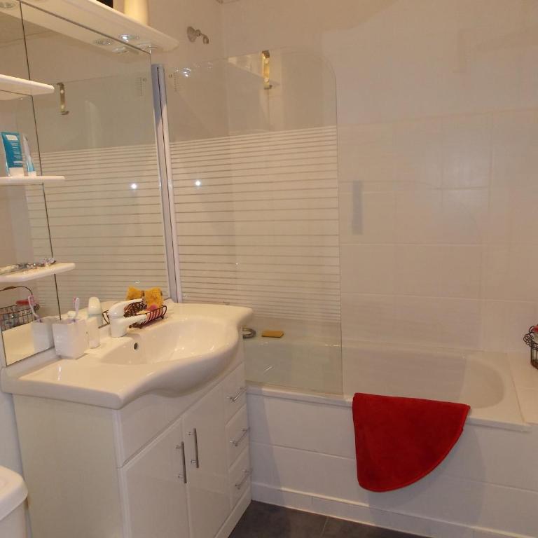 Chalet spacieux - 4 pers. - FR-1-906-50 - Apartment - 9