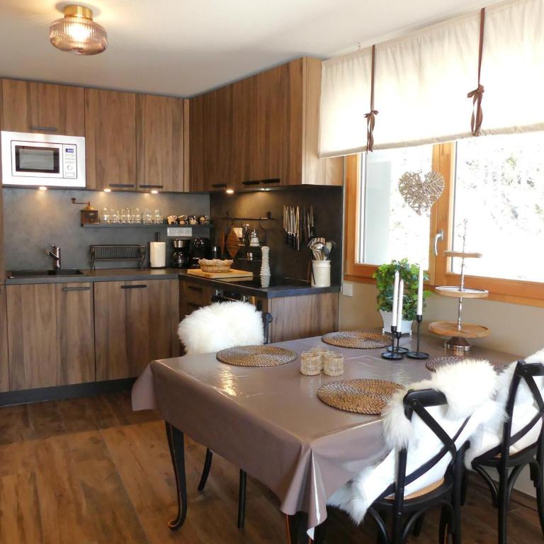 Appartement chaleureux, balcon - 4 pers. - FR-1-906-87 - Appartement - 6