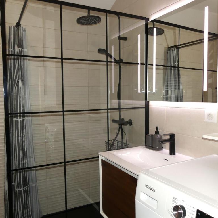 Appartement chaleureux, balcon - 4 pers. - FR-1-906-87 - Appartement - 9