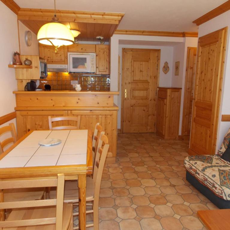 Appartement idéal avec balcon - 4 pers. - FR-1-906-90 - Apartamento - 3