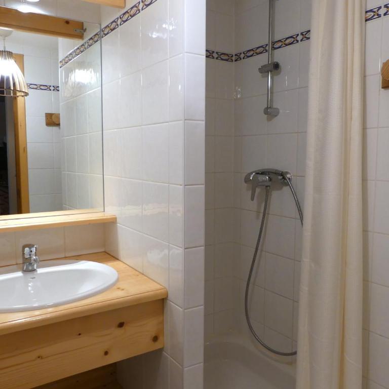 Appartement idéal au pied des pistes - 4 pers. - FR-1-906-86 - Apartment - 8