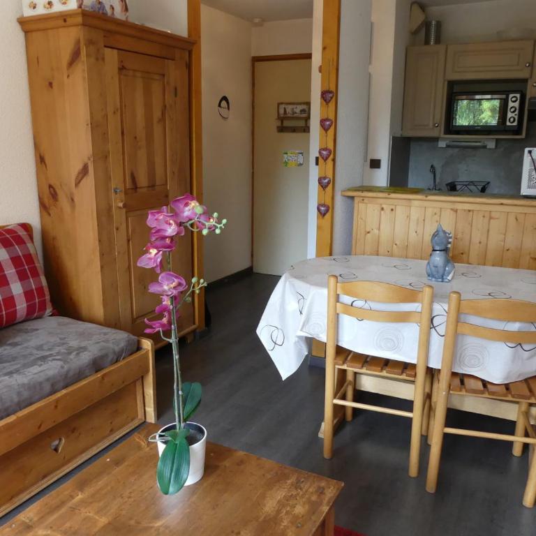 Appartement ensoleillé - 4 pers. - FR-1-906-33 - Apartment - 3