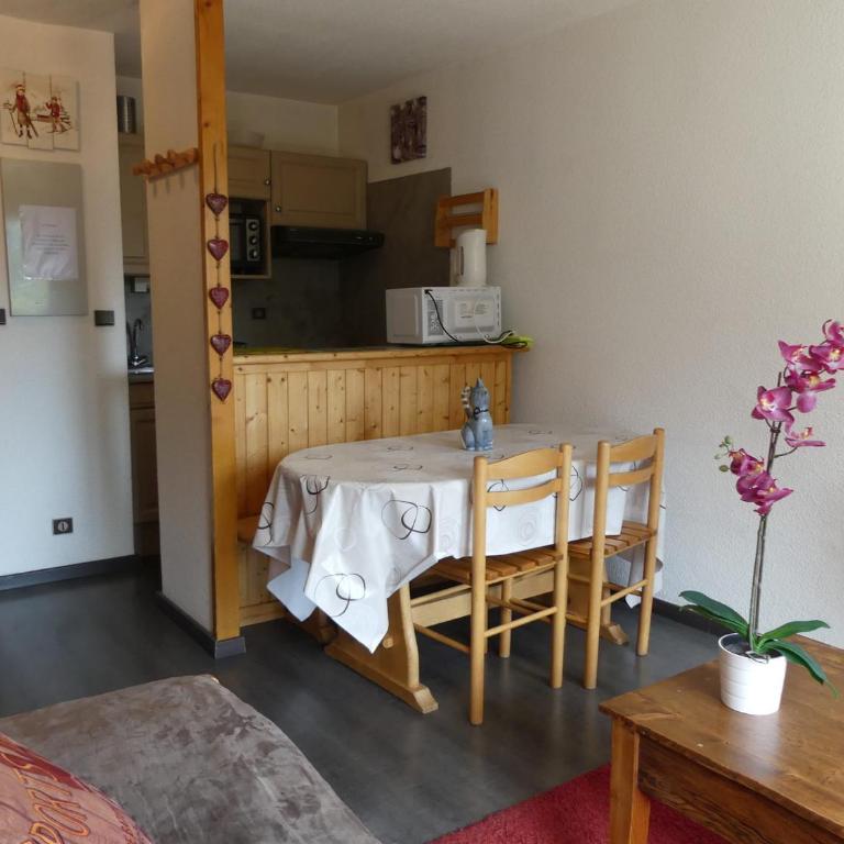 Appartement ensoleillé - 4 pers. - FR-1-906-33 - Apartment - 4
