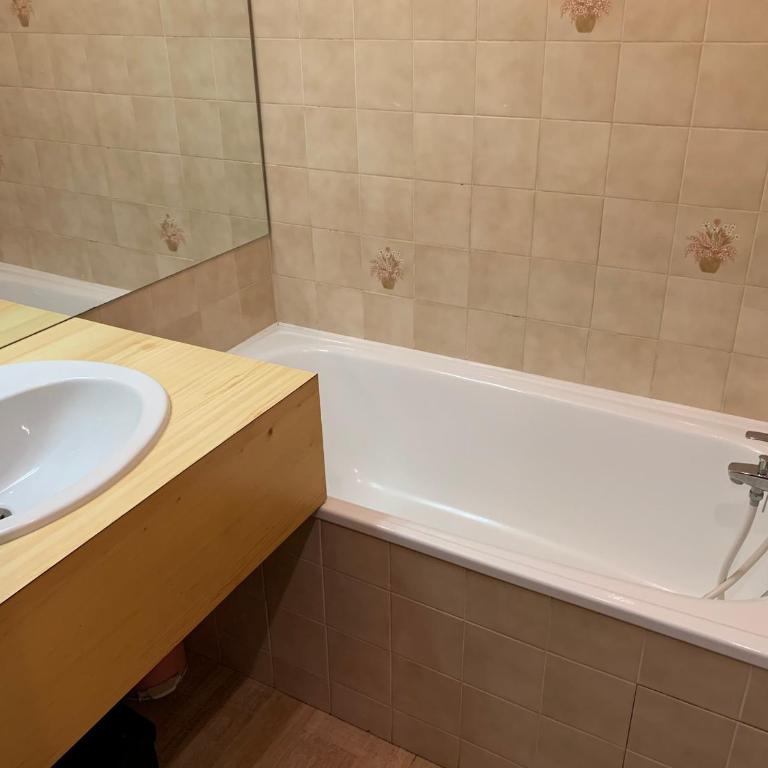 Charmant appartement sans équipement - 4 pers. - FR-1-906-56 - Apartamento - 5