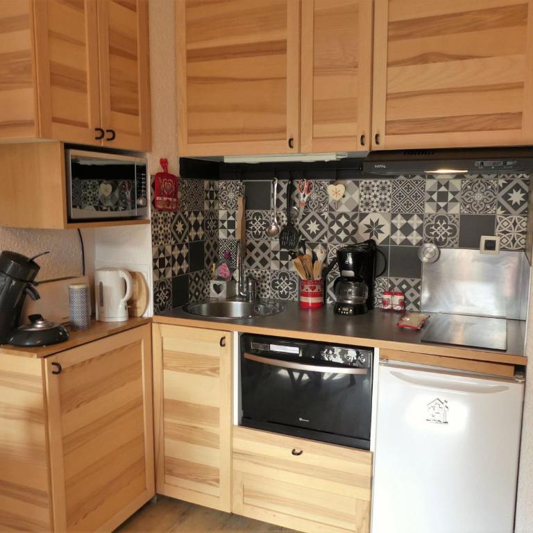 Studio rénové, vue montagne - 4 pers. - FR-1-906-92 - Monolocale - 12
