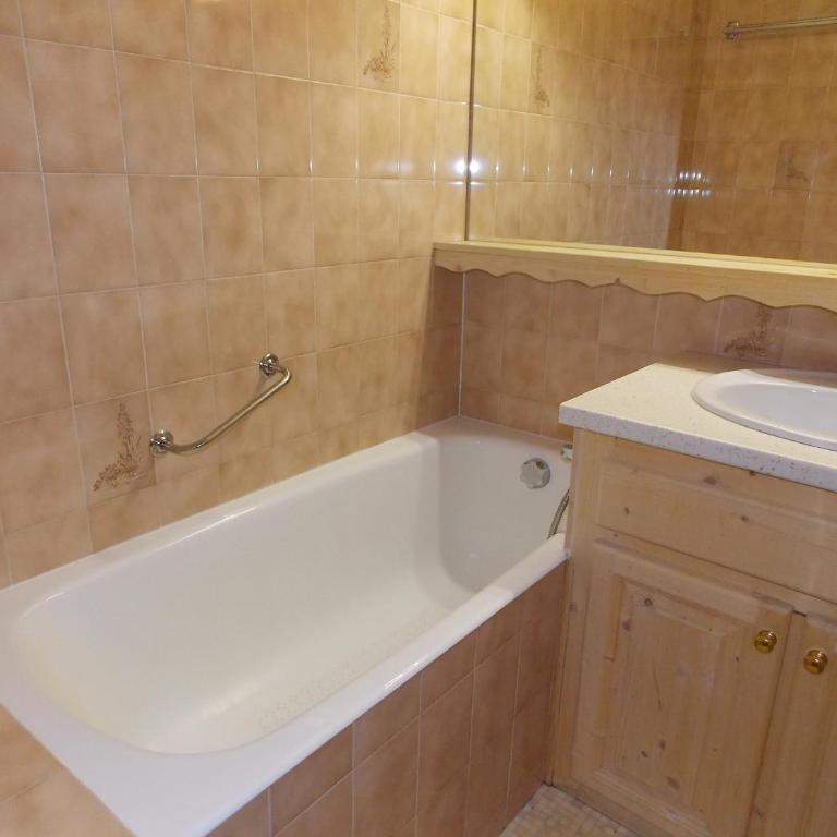 Appartement spacieux plein sud - 6 pers. - FR-1-906-82 - Appartement - 8