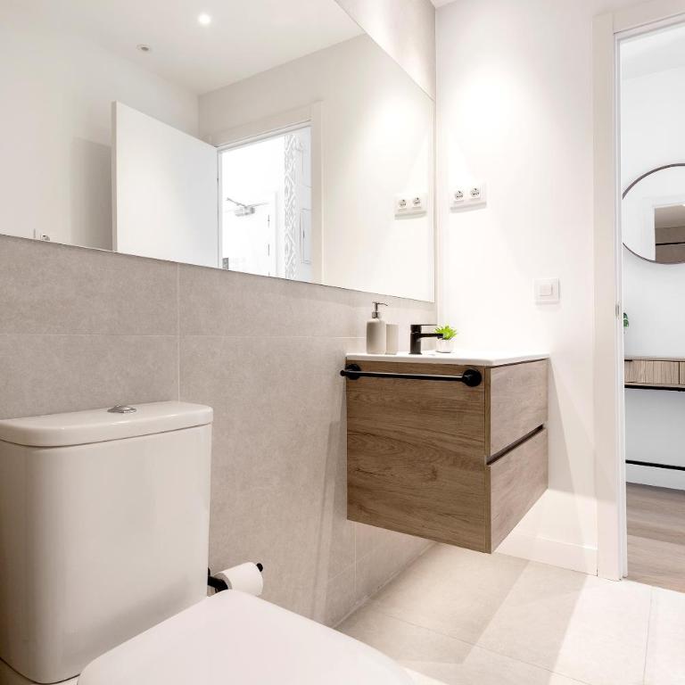 Genteel Home Zabaleta - Two-Bedroom Apartment - 15