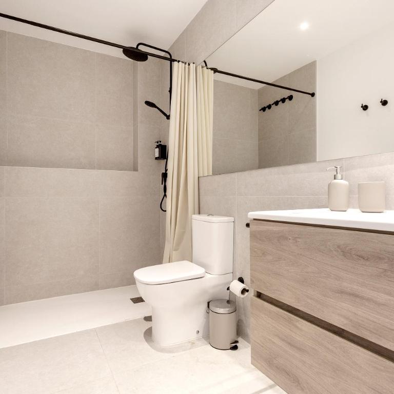 Genteel Home Zabaleta - Two-Bedroom Apartment - 8