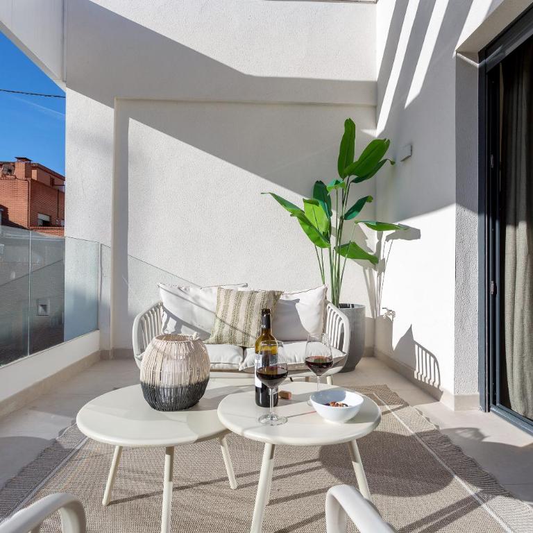 Genteel Home Zabaleta - Two-Bedroom Apartment with Terrace - 1