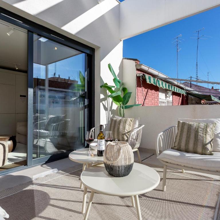 Genteel Home Zabaleta - Two-Bedroom Apartment with Terrace - 5
