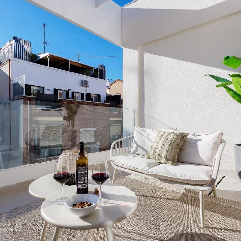 Genteel Home Zabaleta - Two-Bedroom Apartment with Terrace - 9