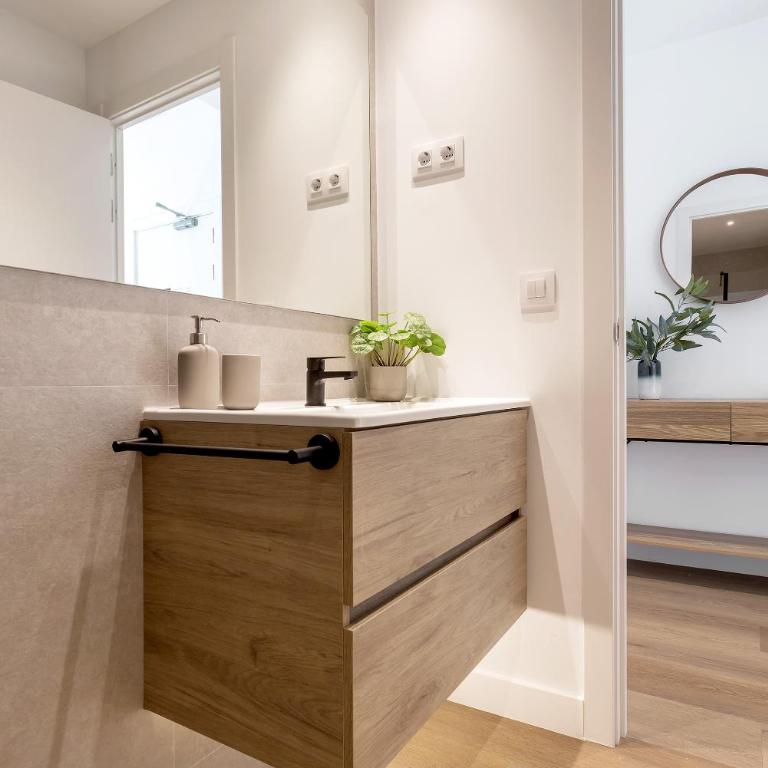 Genteel Home Zabaleta - Two-Bedroom Apartment - 10