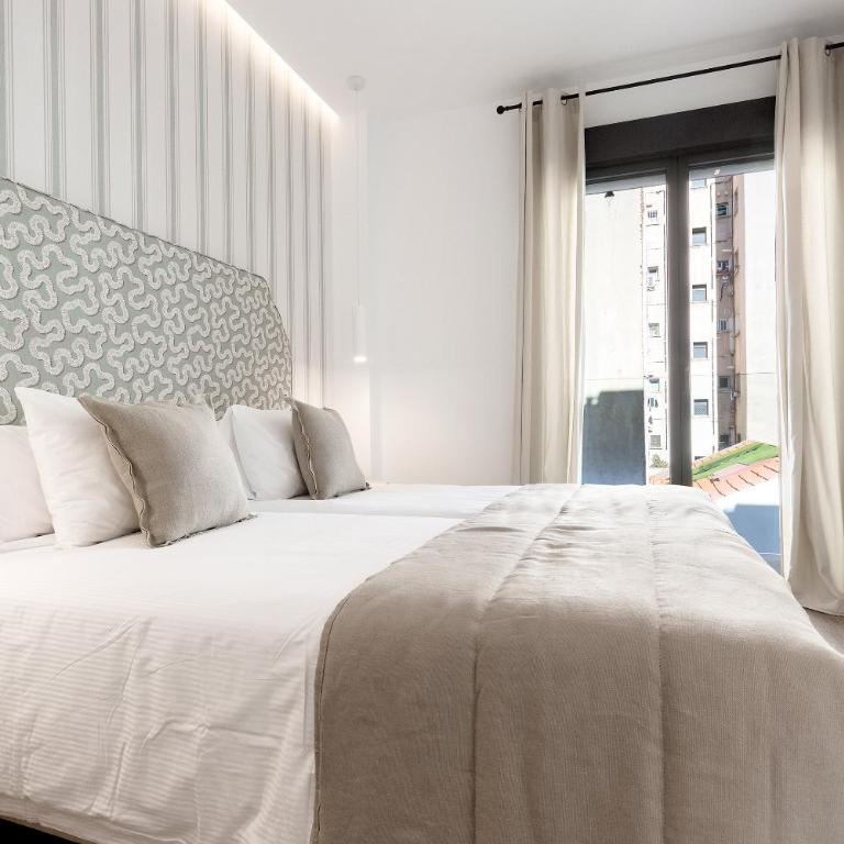 Genteel Home Zabaleta - Two-Bedroom Apartment - 13