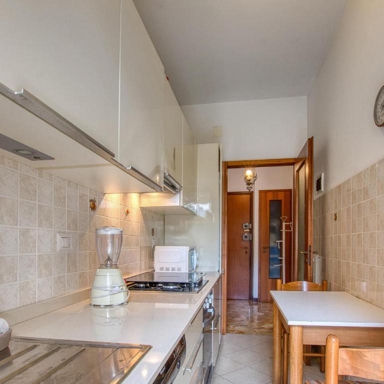 1 Bedroom Nice Apartment In Rapallo - Appartamento con 1 Camera da Letto e Balcone - 2