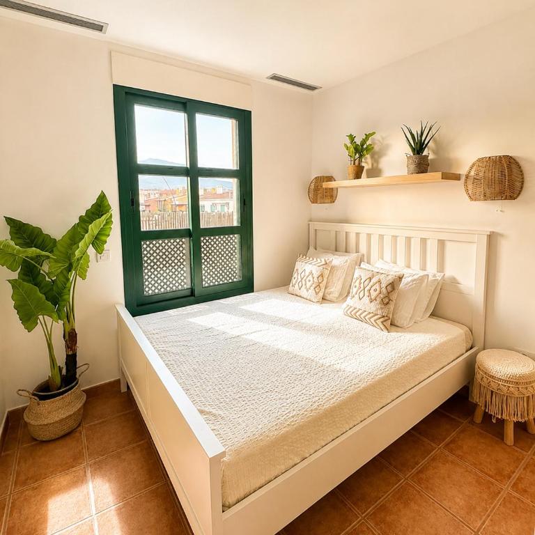Take It EaSea - Three-Bedroom Apartment - 72