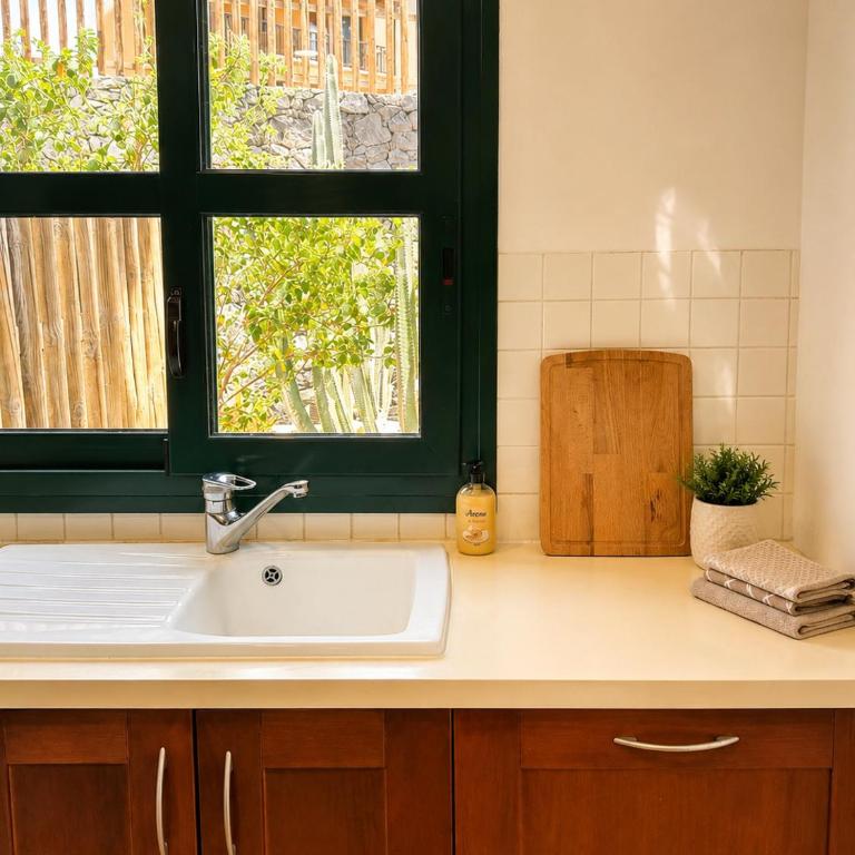 Take It EaSea - Three-Bedroom Apartment - 78