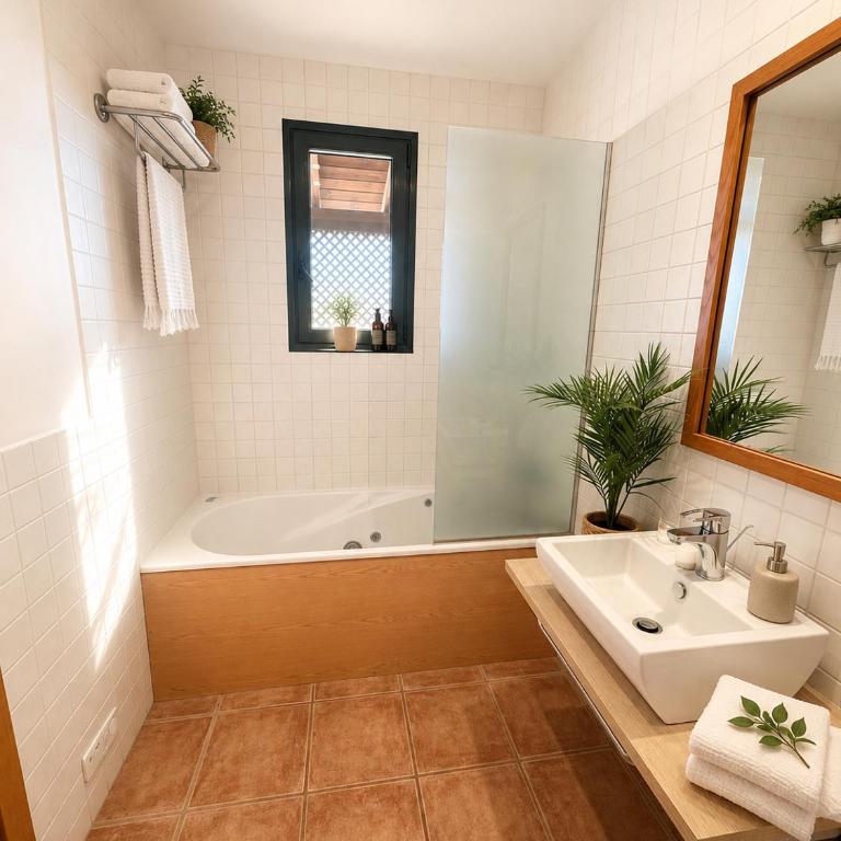 Take It EaSea - Three-Bedroom Apartment - 90