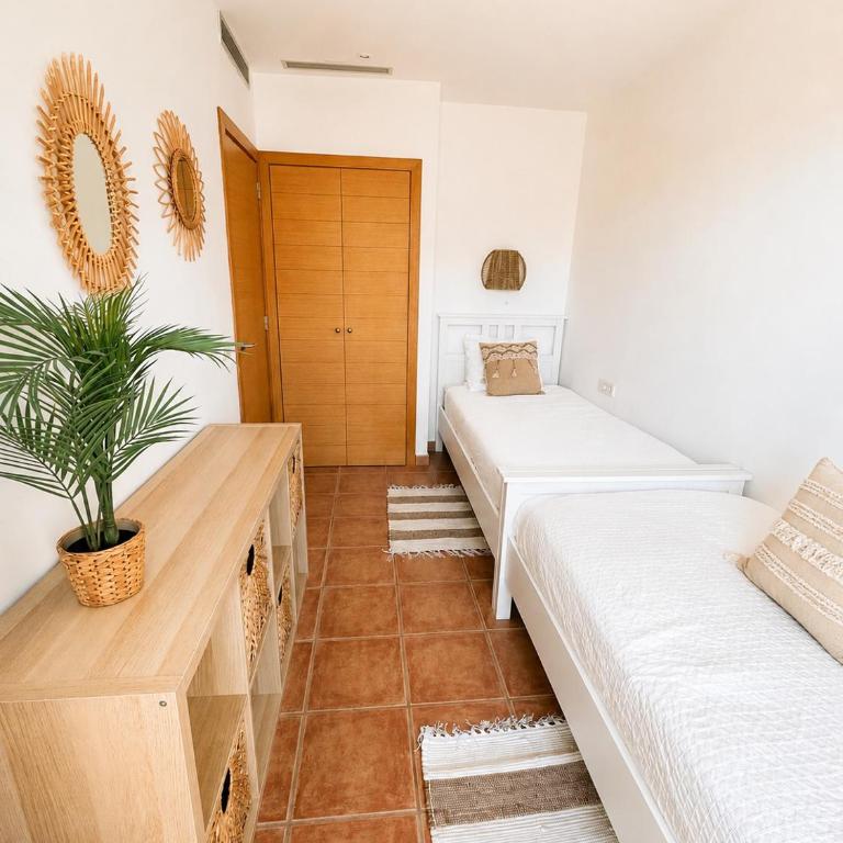 Take It EaSea - Three-Bedroom Apartment - 91