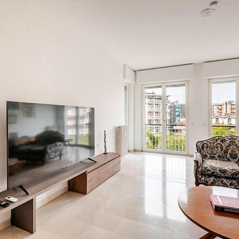 Spacious Apartment - M4 to Duomo - Free Garage - Appartamento con 3 Camere da Letto - Piano Alto - 2