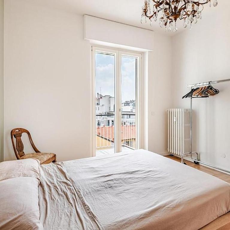 Spacious Apartment - M4 to Duomo - Free Garage - Appartamento con 3 Camere da Letto - Piano Alto - 40