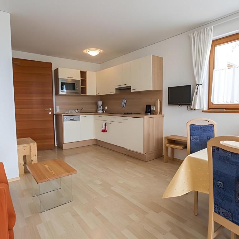 Morigglhof - Two-Bedroom Deluxe Apartment with Garden View - 7