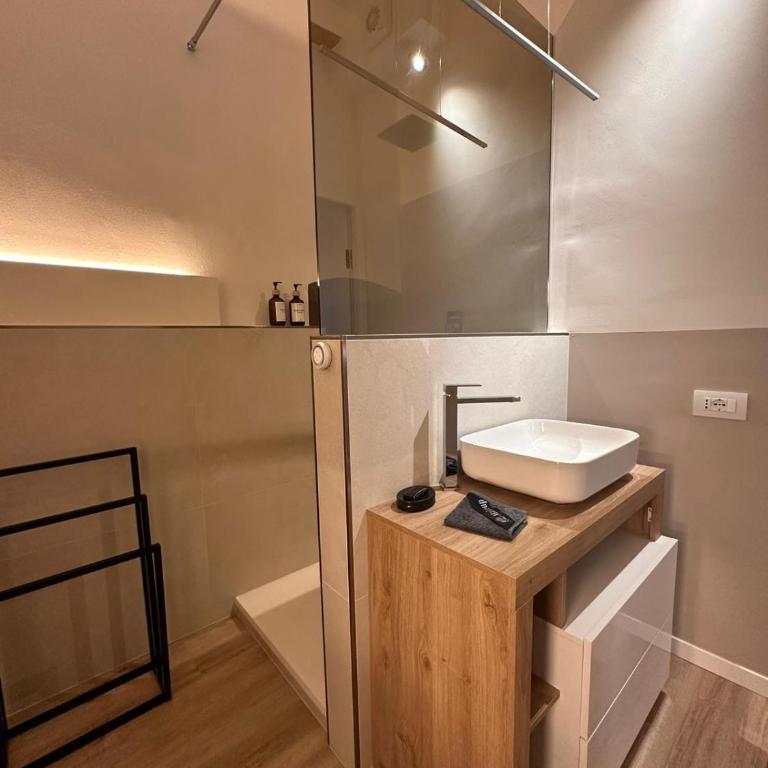The Stylish Flat - Modena Adriano - Room #1735031701 - 1