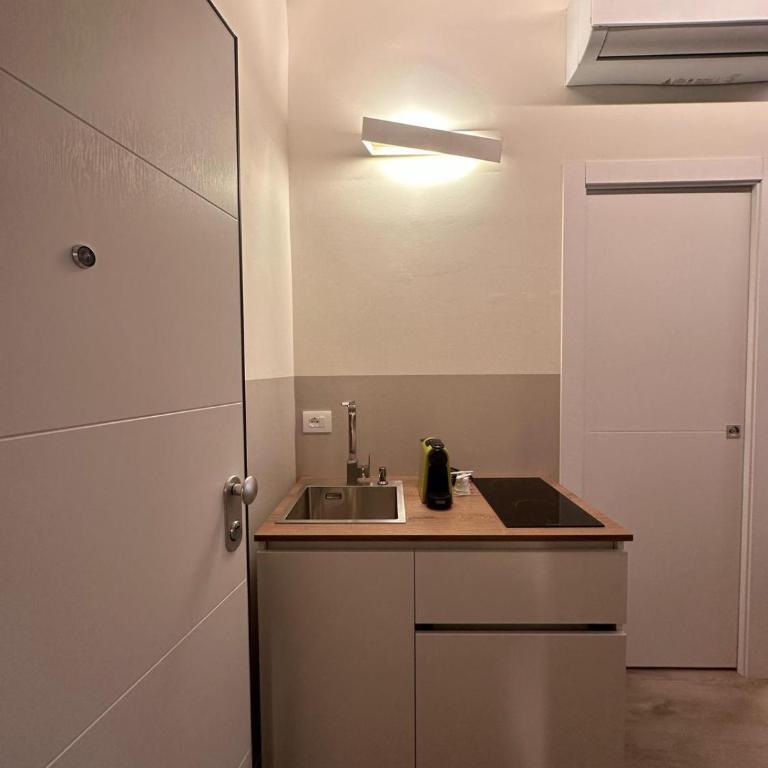 The Stylish Flat - Modena Adriano - Room #1735031702 - 2