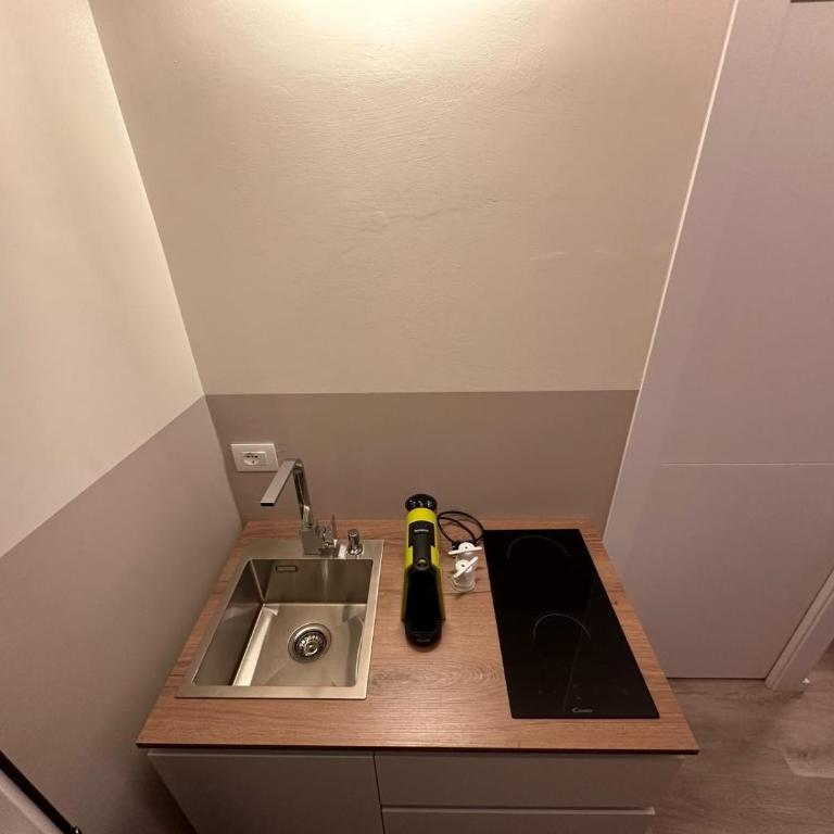 The Stylish Flat - Modena Adriano - Room #1735031702 - 9