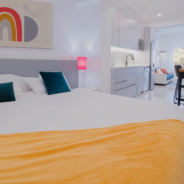 SleekLofts by City of Arts - King Studio with Sofa Bed - 1