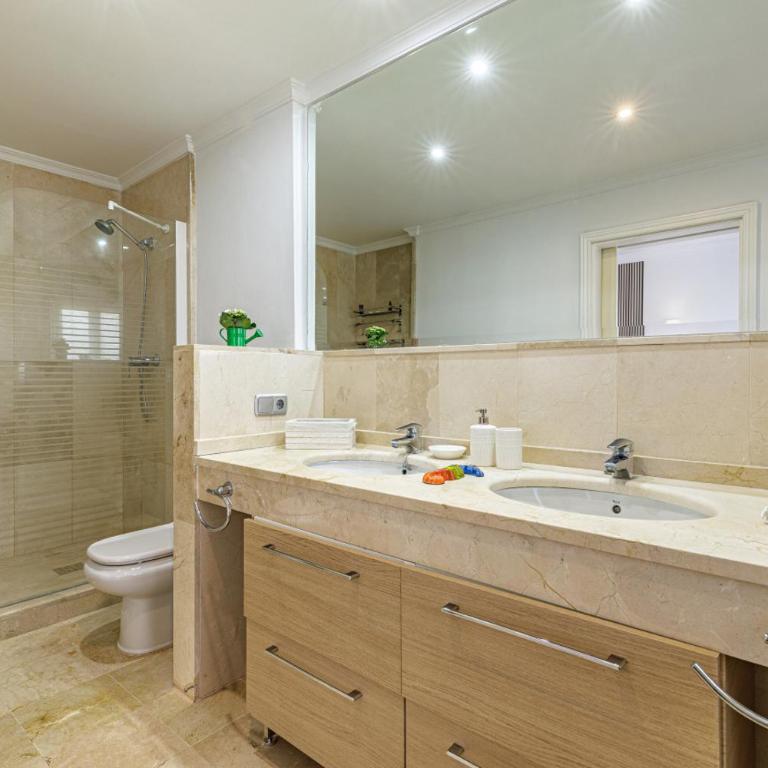 Estepona Resort Apartment with Spa and Tennis - Two-Bedroom Apartment - 11
