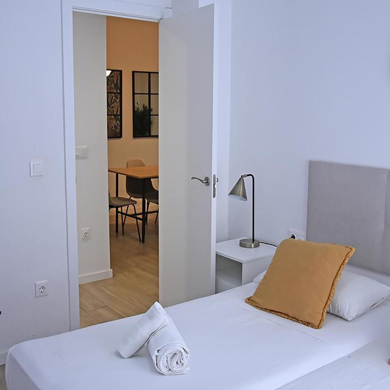 Apartamentos Zaragoza Gran Vía 3000 - Two-Bedroom Apartment - 55
