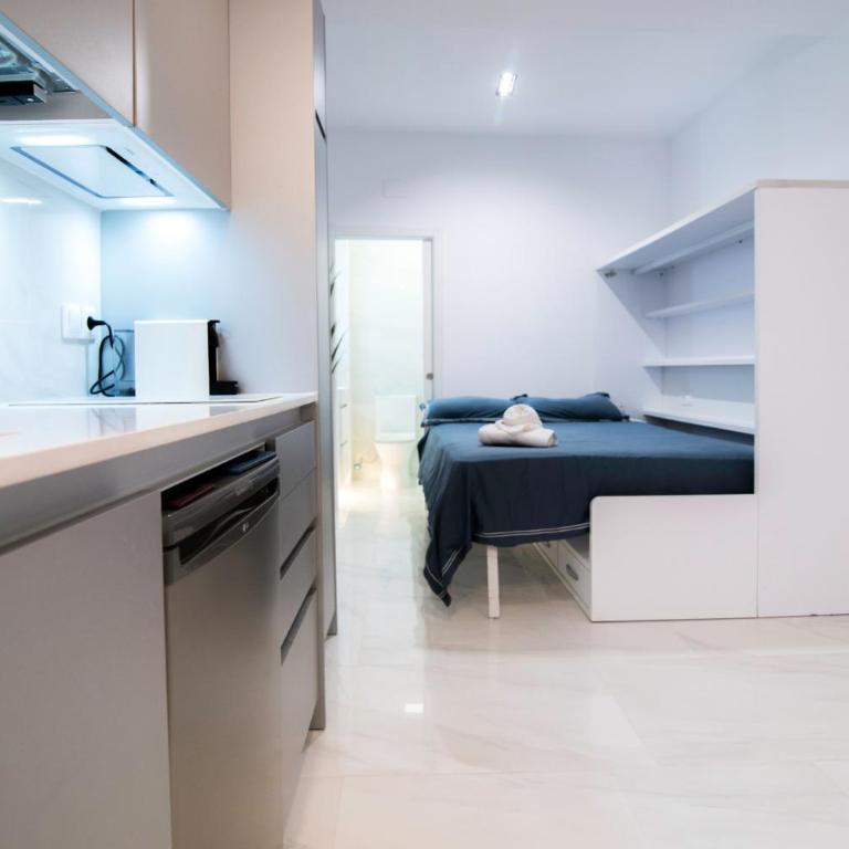 SleekLofts by City of Arts - Queen Studio - 1