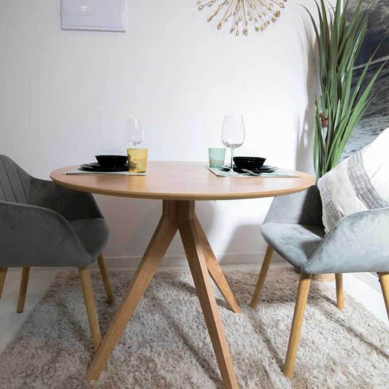 SleekLofts by City of Arts - Queen Studio - 14