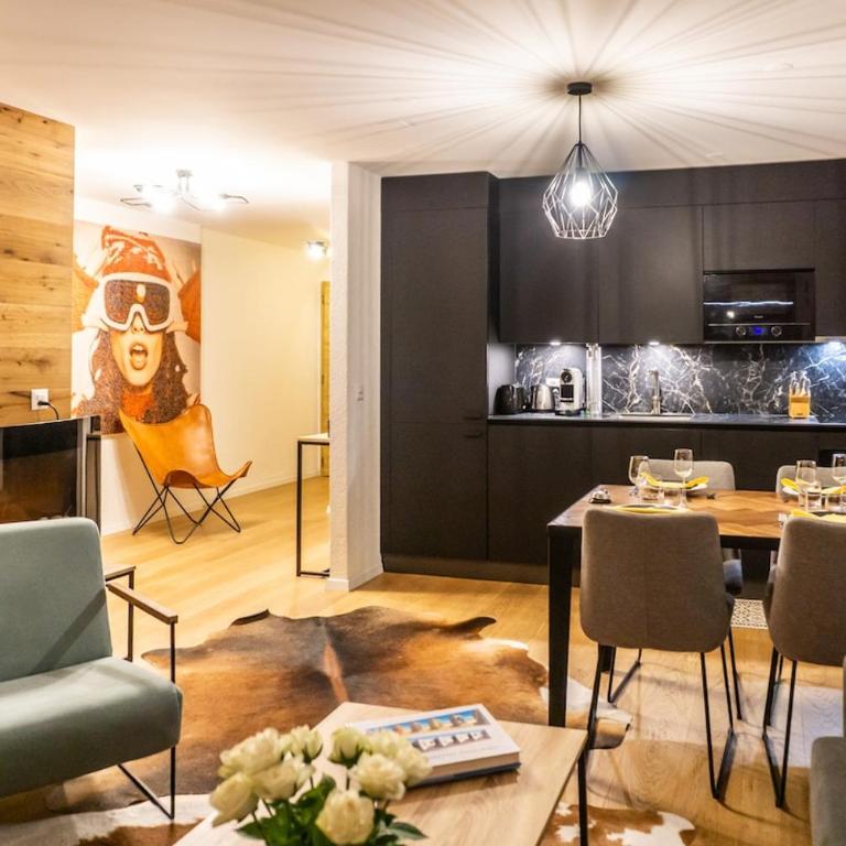 Contemporary Alpine 2-Bedroom Apartment - Room #1735133601 - 9